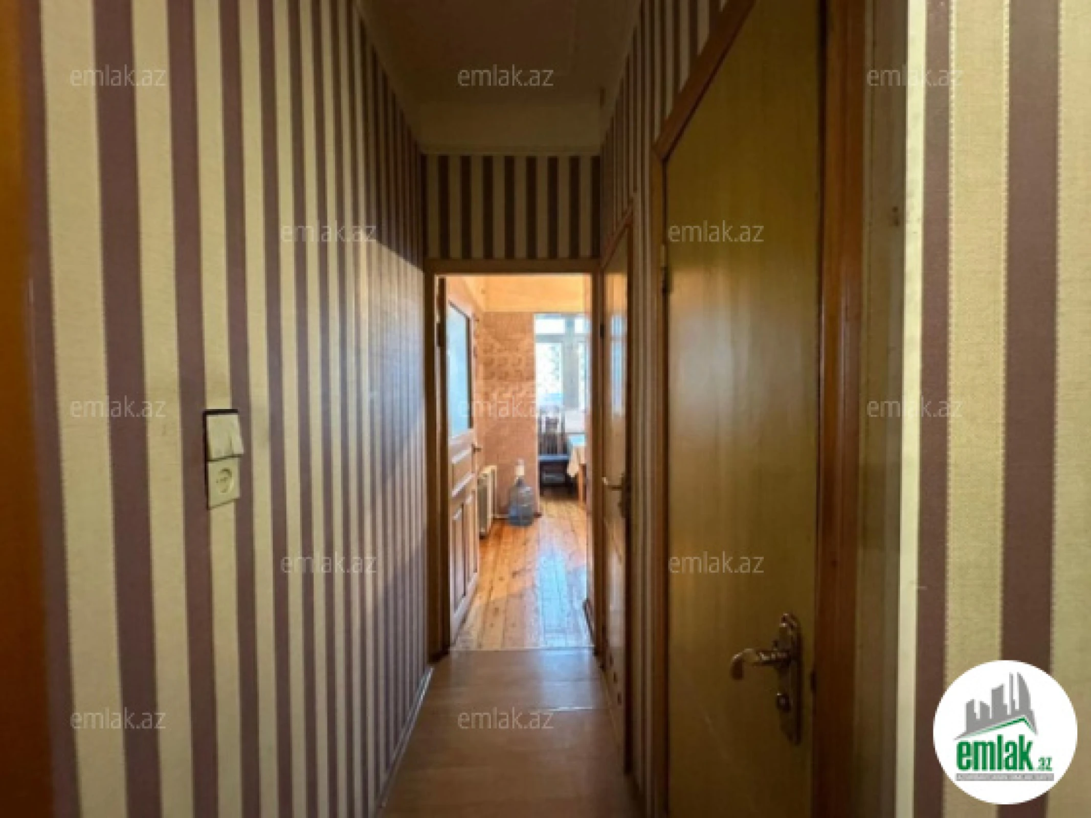 Satılır 4 otaqlı köhnə tikili 110 m²