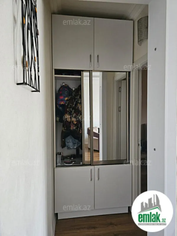 Satılır 4 otaqlı köhnə tikili 110 m²