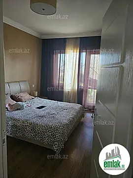 Satılır 4 otaqlı köhnə tikili 110 m²