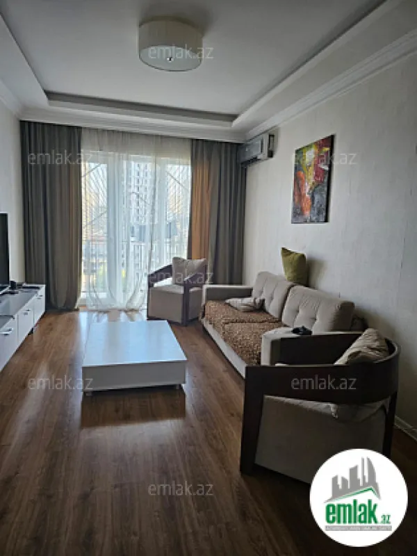 Satılır 4 otaqlı köhnə tikili 110 m²
