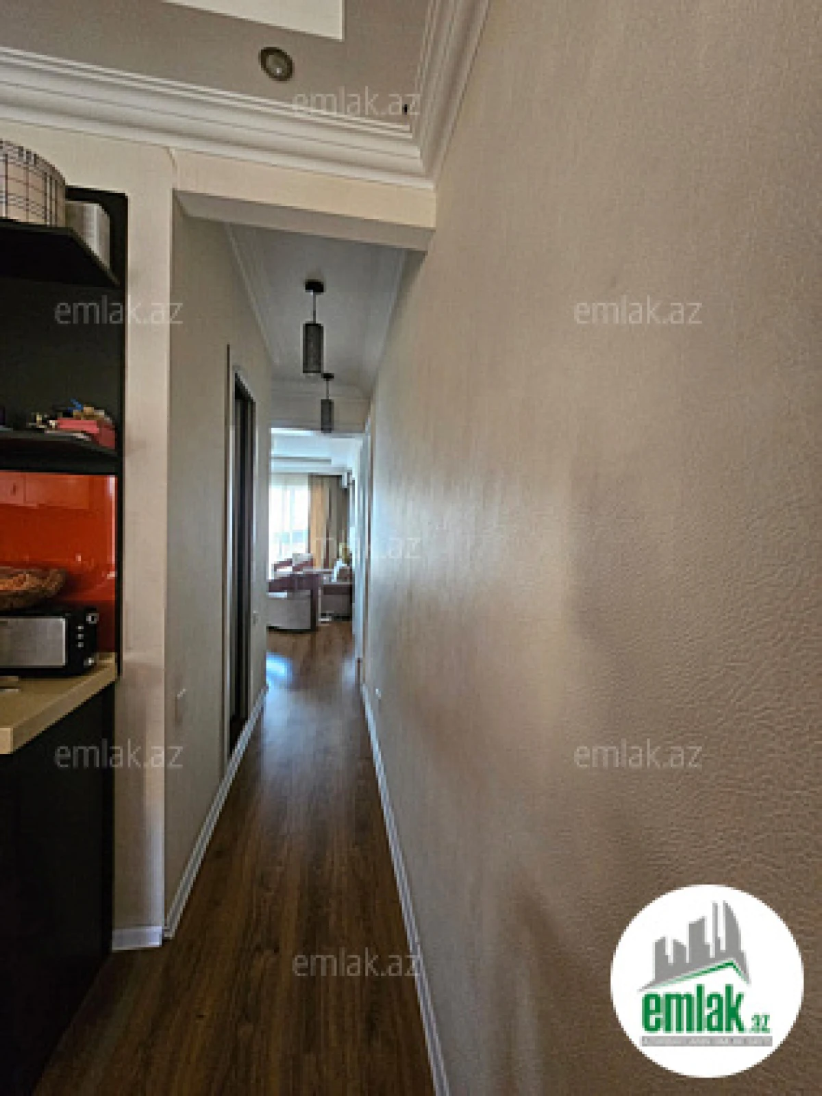 Satılır 4 otaqlı köhnə tikili 110 m²