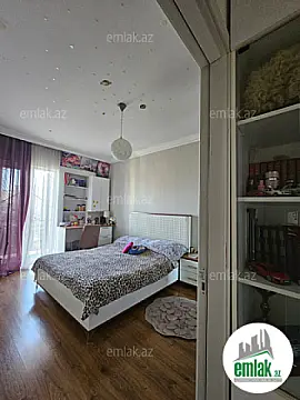 Satılır 4 otaqlı köhnə tikili 110 m²