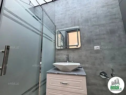 Satılır 4 otaqlı mənzil 200 m²