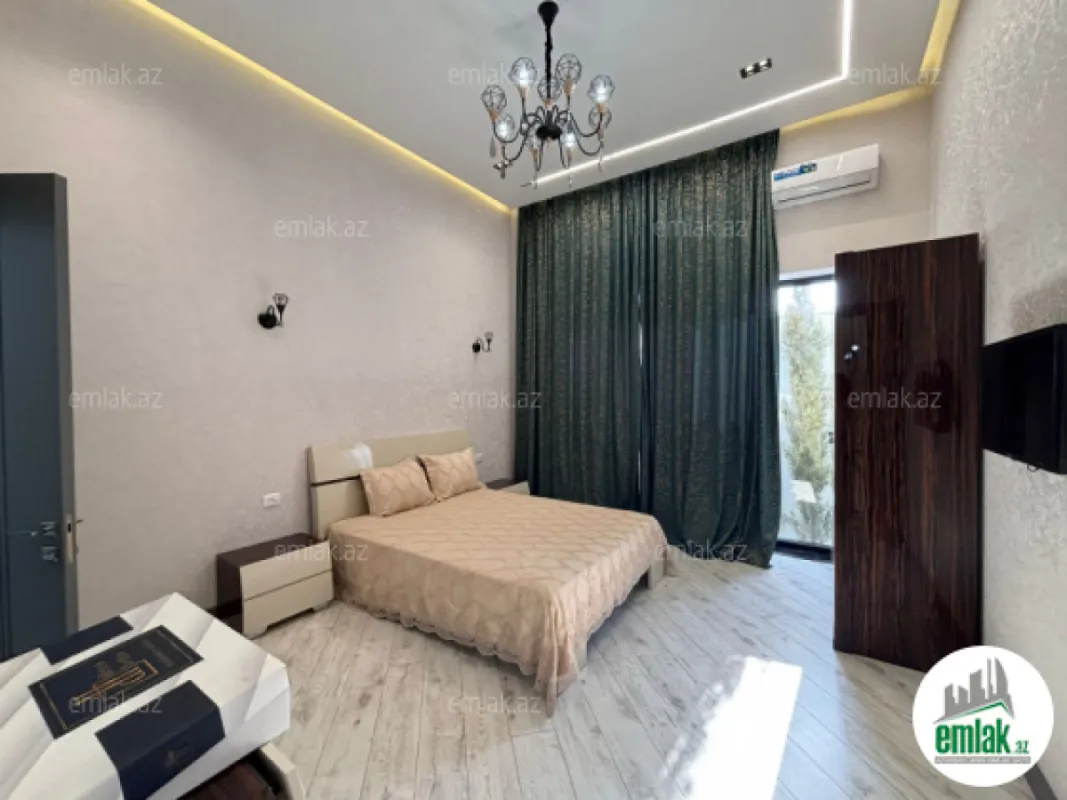 Satılır 4 otaqlı mənzil 200 m²