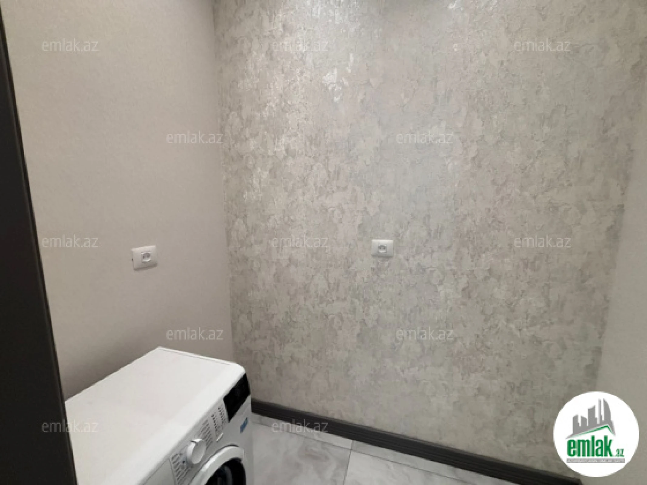Satılır 4 otaqlı mənzil 200 m²