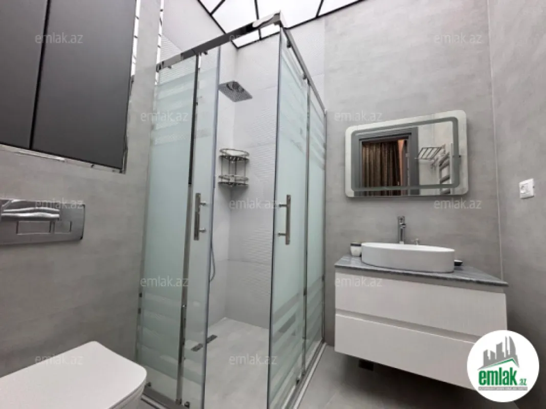 Satılır 4 otaqlı mənzil 200 m²