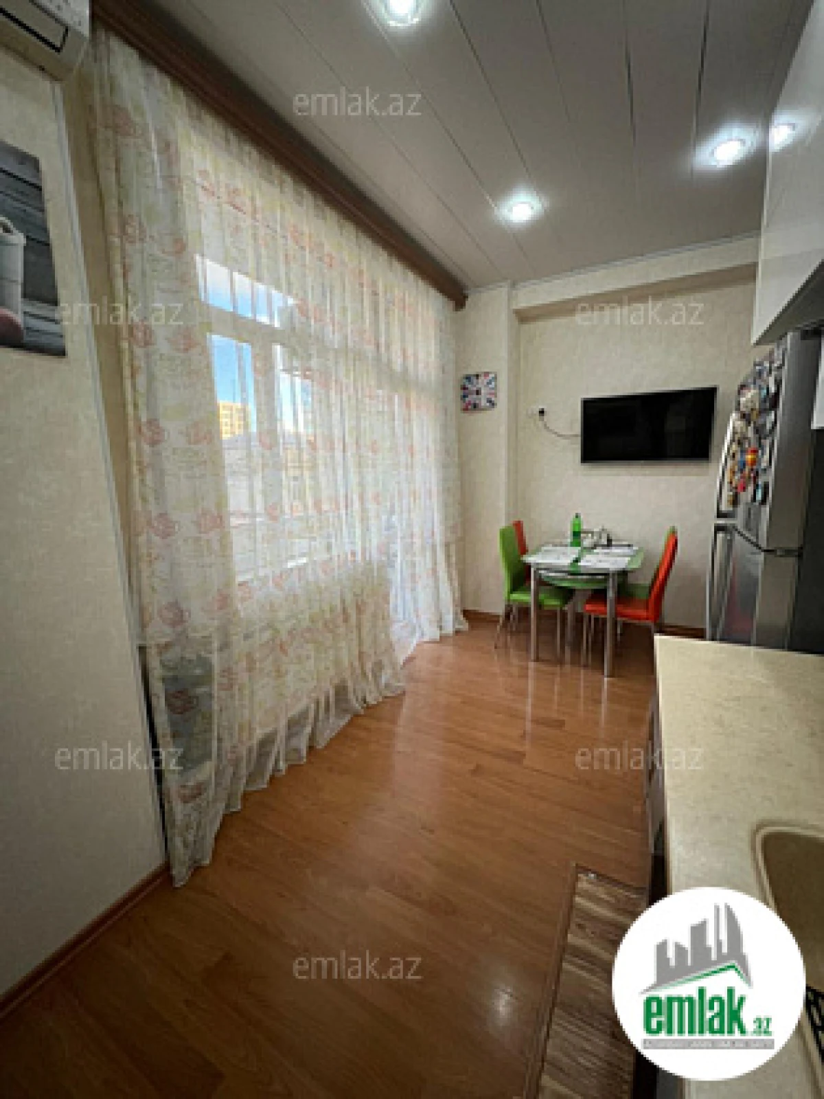 Satılır 3 otaqlı yeni tikili 115 m²