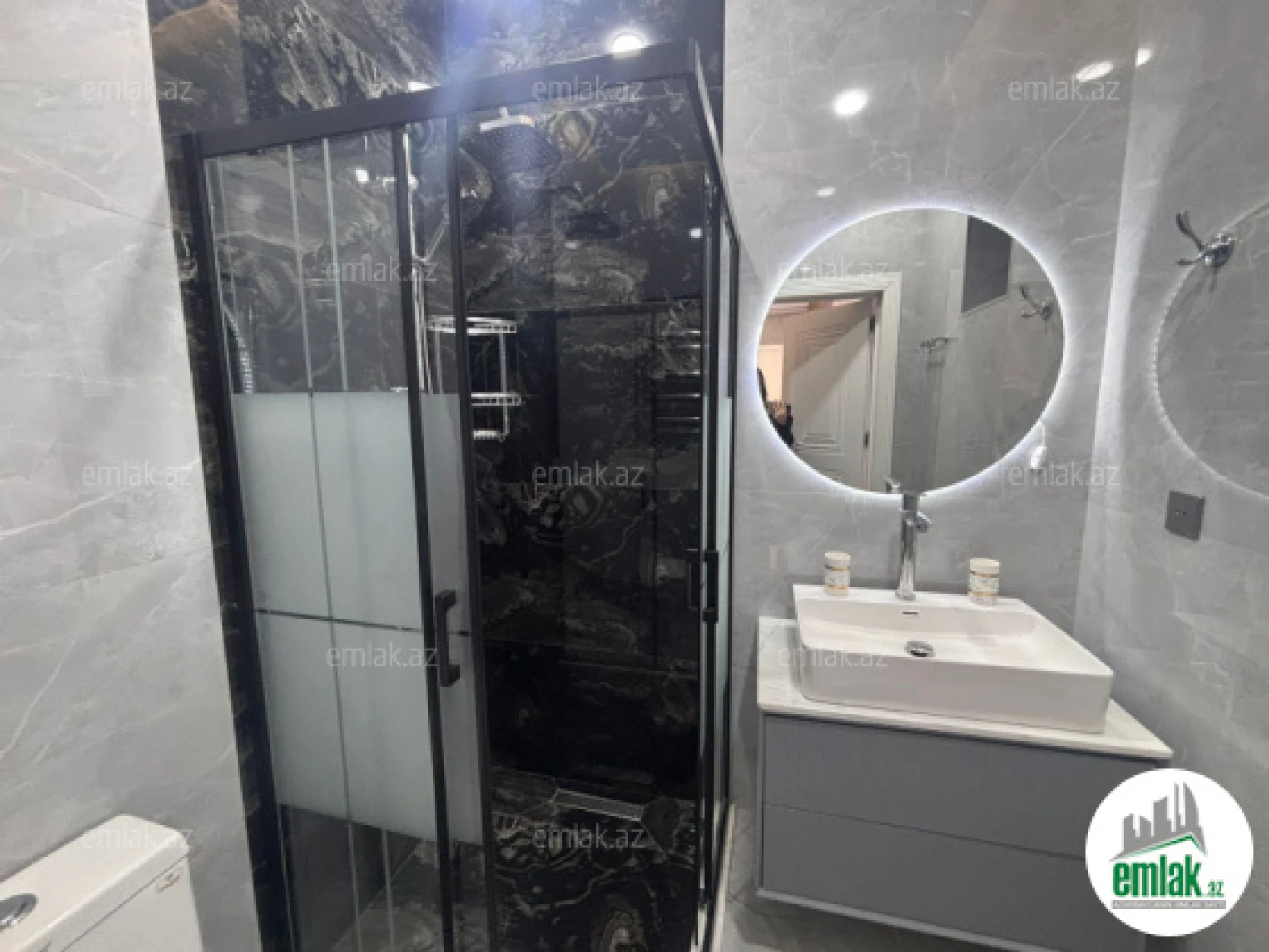 Satılır 4 otaqlı mənzil 150 m²