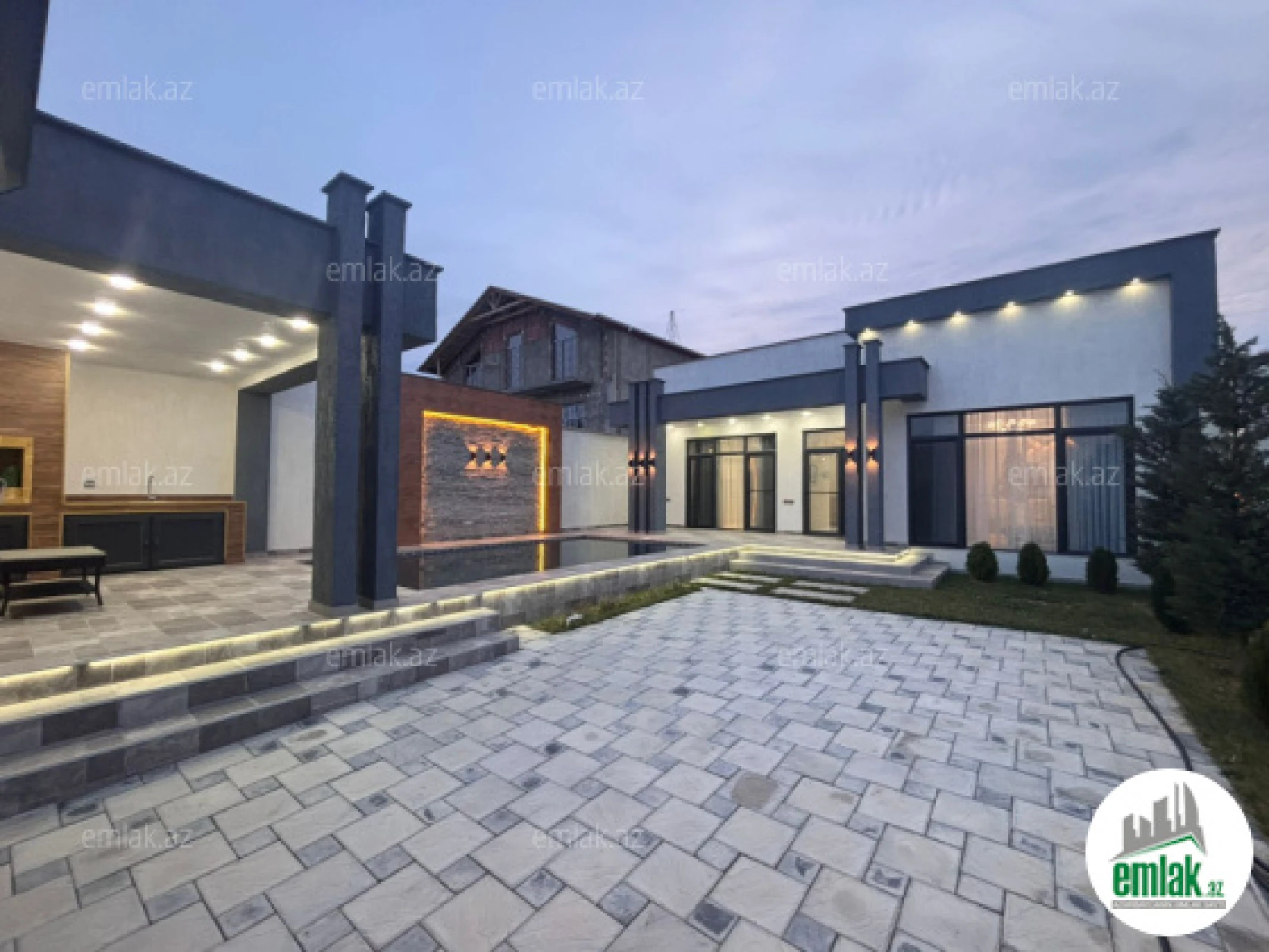 Satılır 4 otaqlı mənzil 150 m²