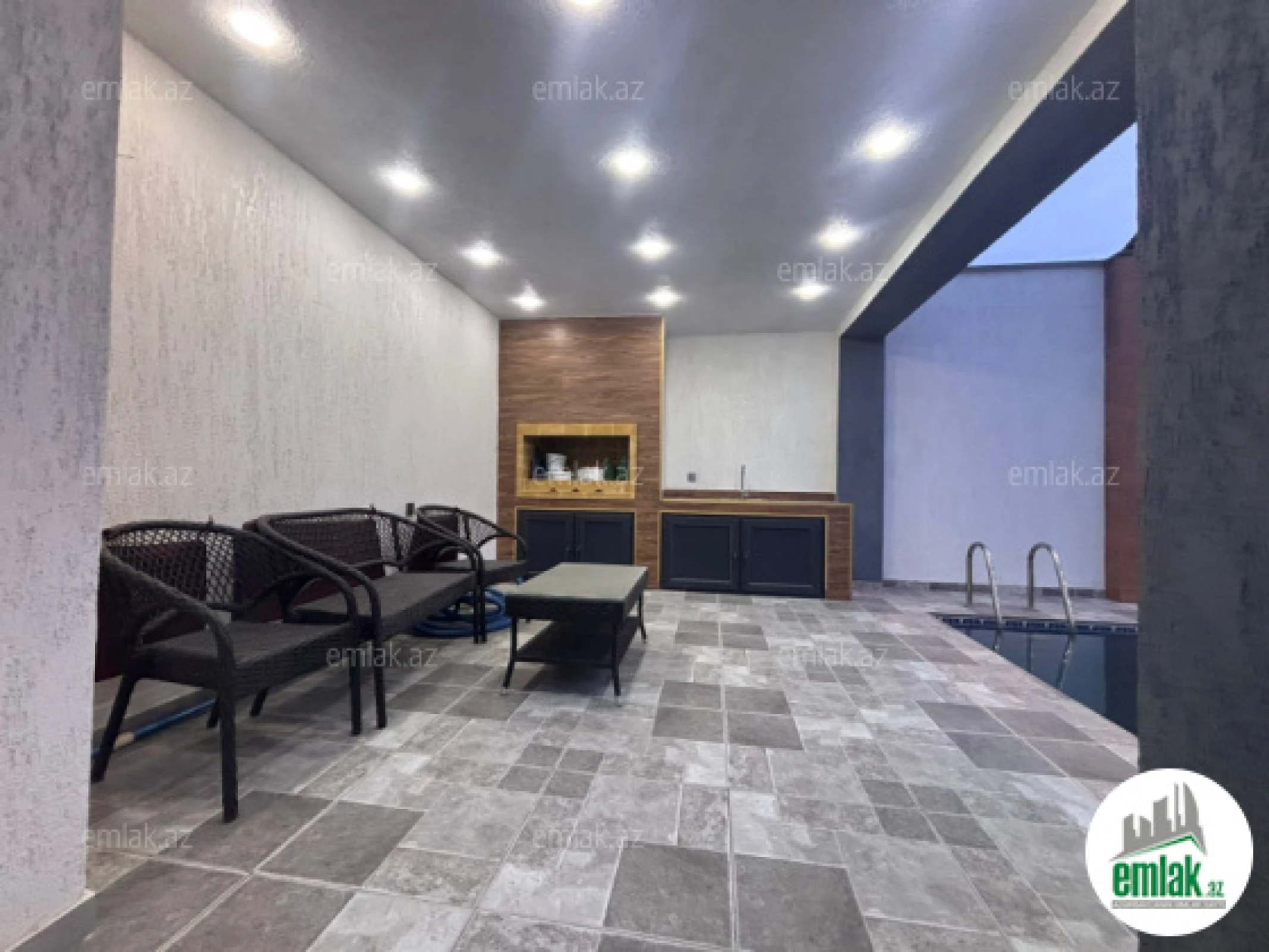 Satılır 4 otaqlı mənzil 150 m²