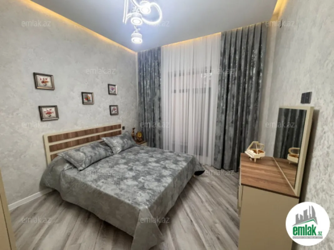 Satılır 4 otaqlı mənzil 150 m²
