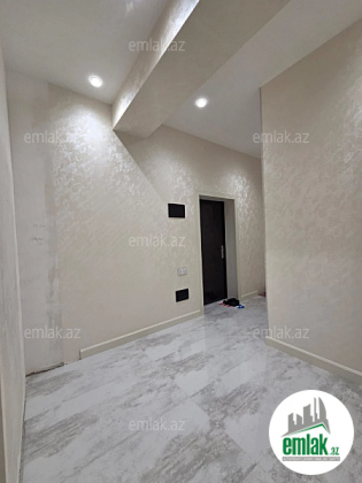 Satılır 2 otaqlı yeni tikili 75 m²