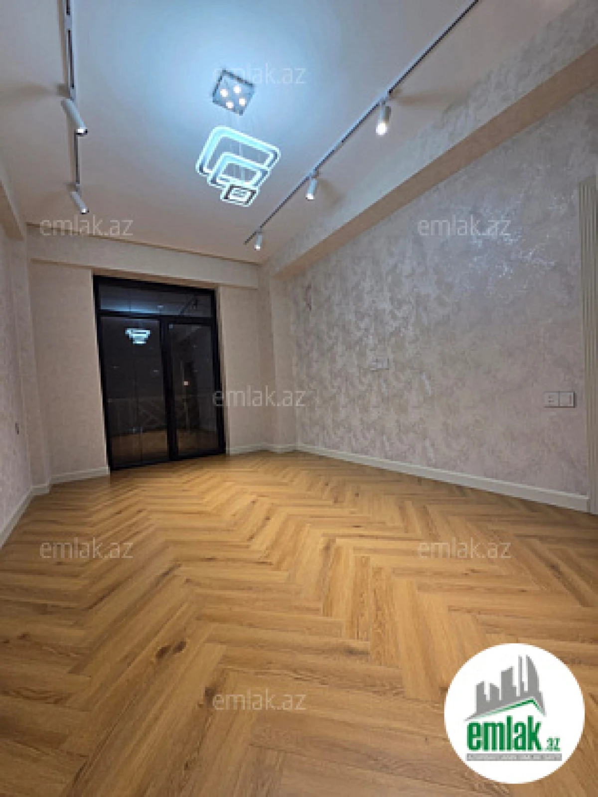 Satılır 2 otaqlı yeni tikili 75 m²