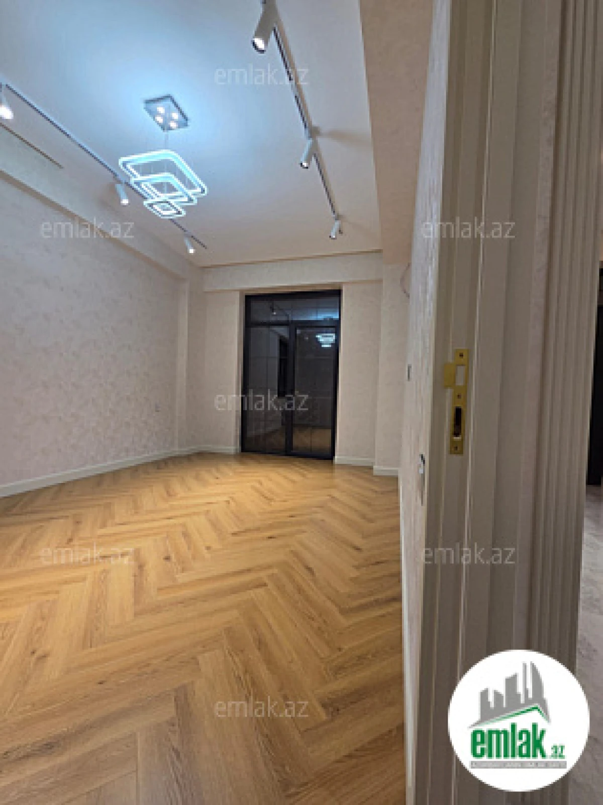 Satılır 2 otaqlı yeni tikili 75 m²