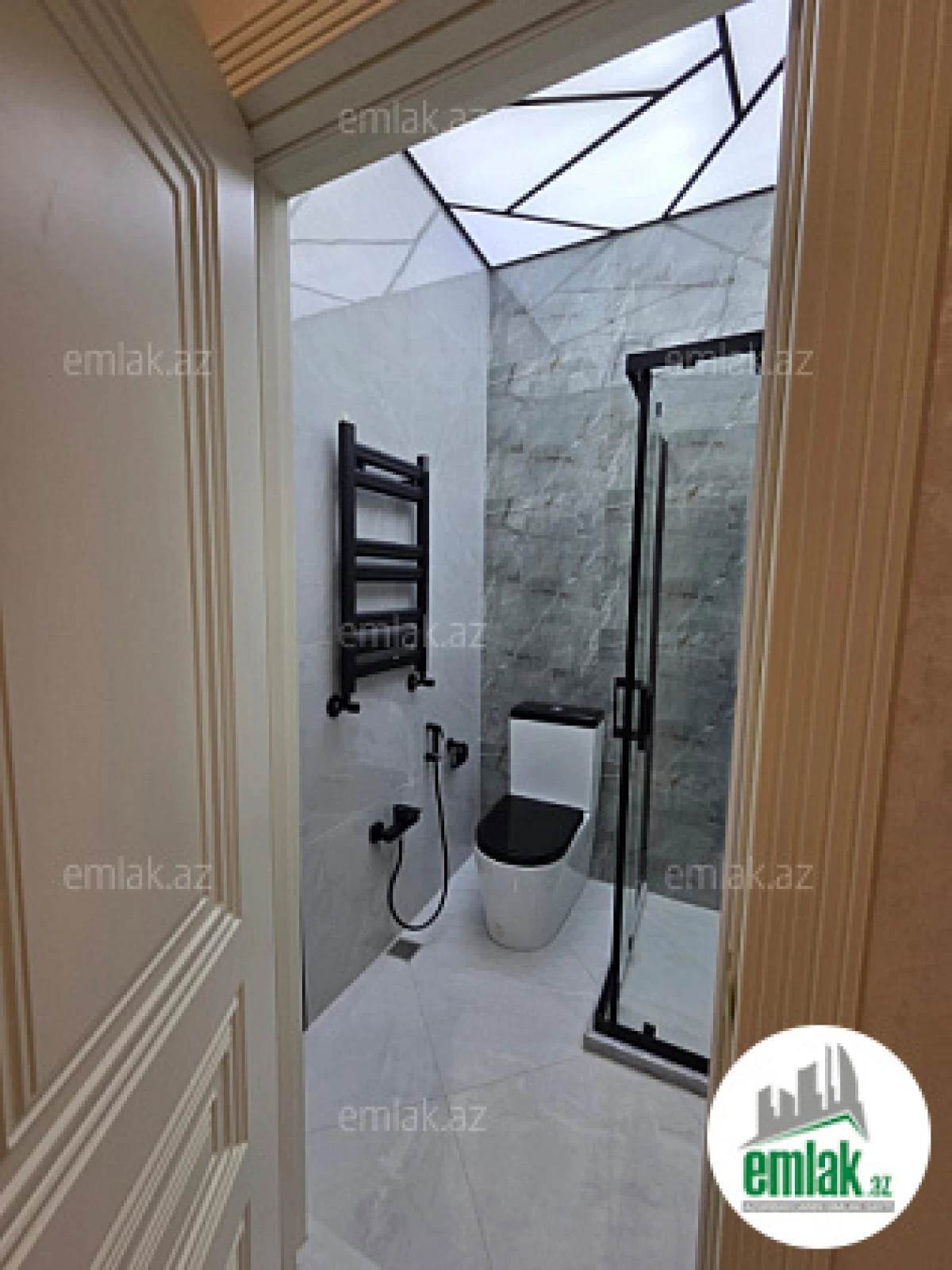 Satılır 2 otaqlı yeni tikili 75 m²