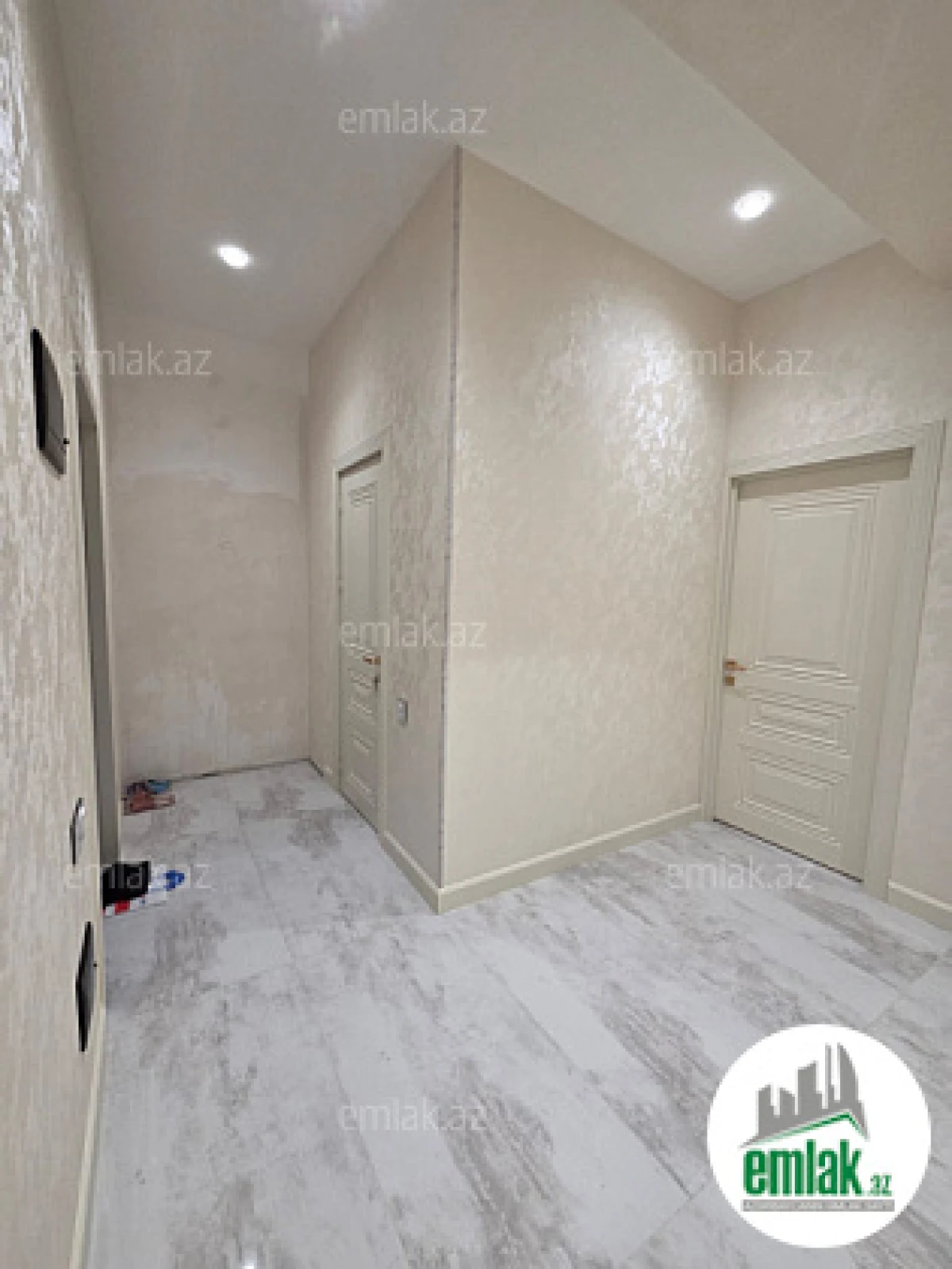 Satılır 2 otaqlı yeni tikili 75 m²