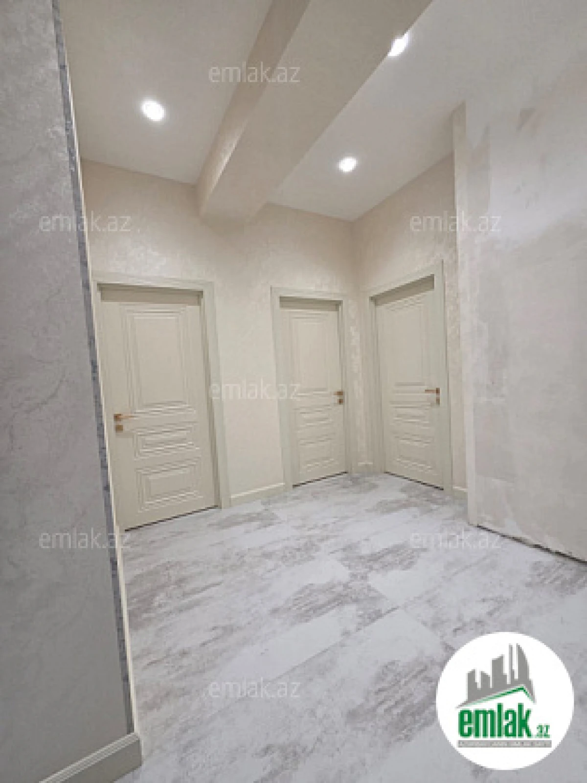 Satılır 2 otaqlı yeni tikili 75 m²