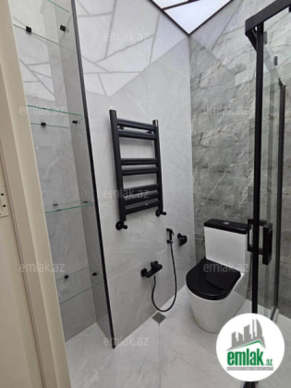 Satılır 2 otaqlı yeni tikili 75 m²