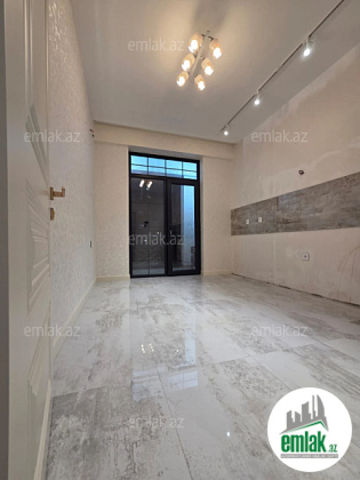 Satılır 2 otaqlı yeni tikili 75 m²