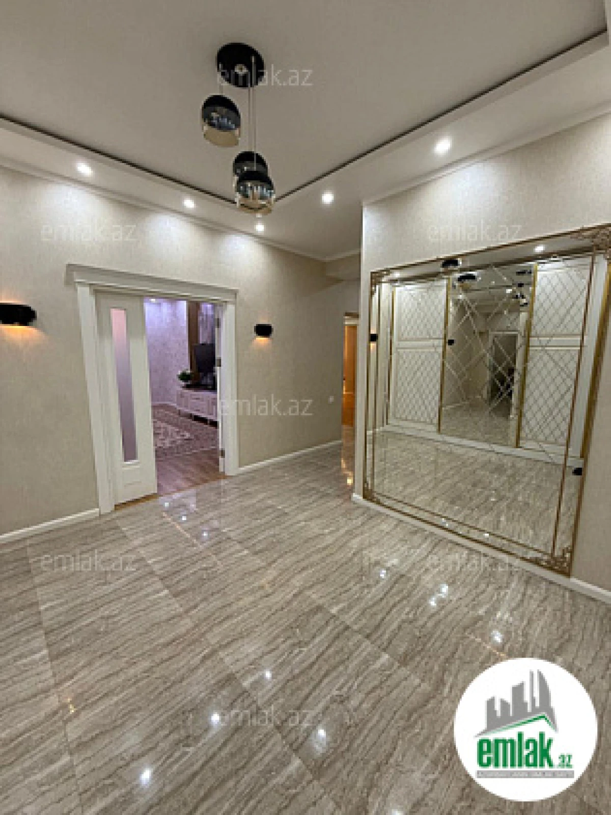 Satılır 3 otaqlı yeni tikili 140 m²