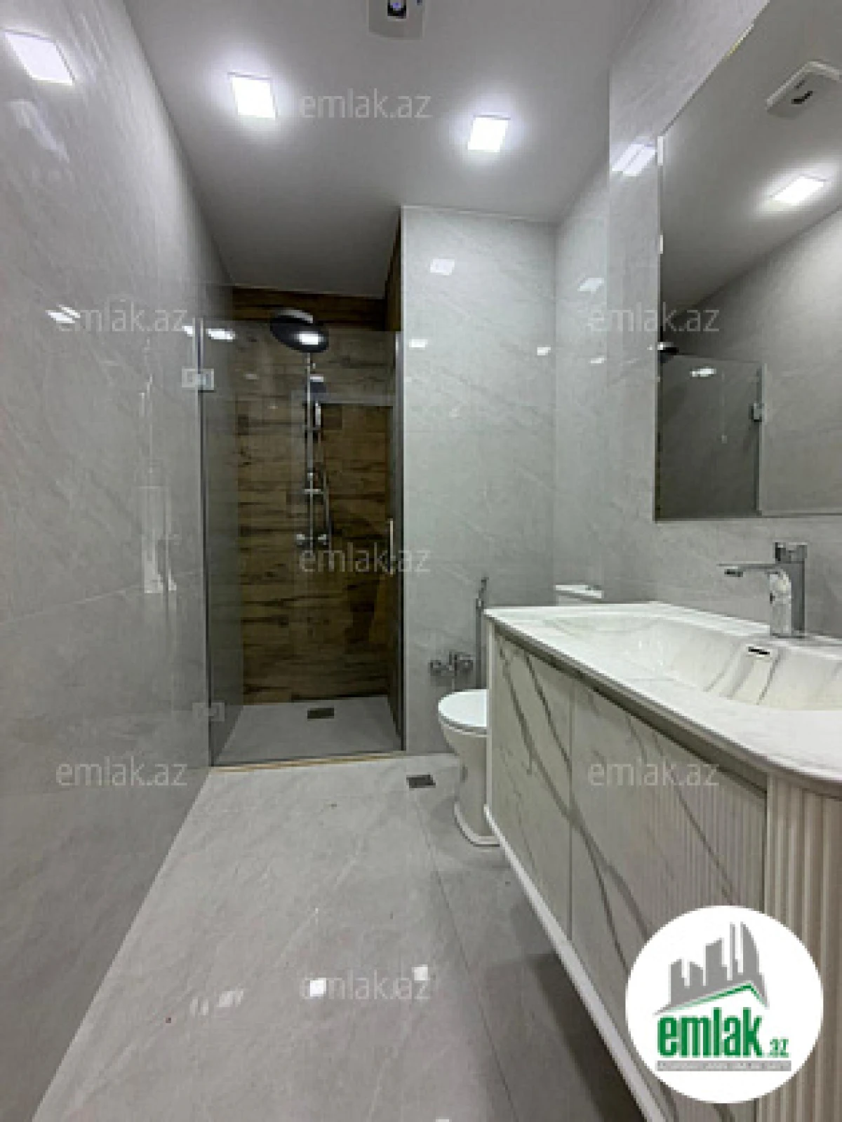 Satılır 3 otaqlı yeni tikili 85 m²