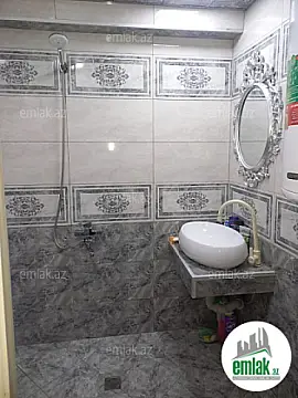 Satılır 3 otaqlı köhnə tikili 80 m²