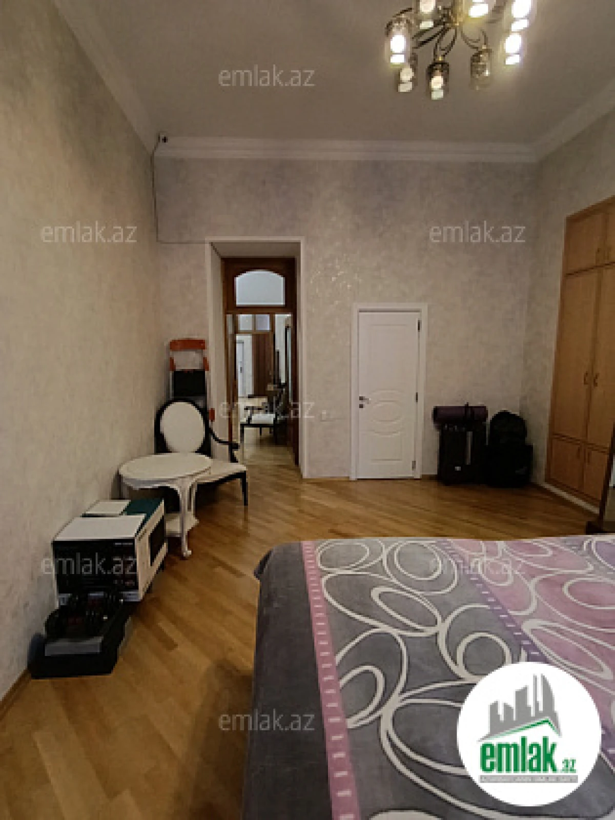 Satılır 2 otaqlı köhnə tikili 80 m²