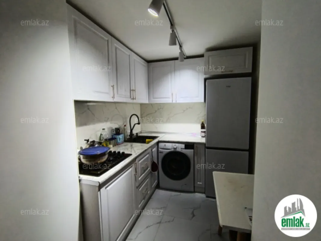 Satılır 2 otaqlı köhnə tikili 80 m²