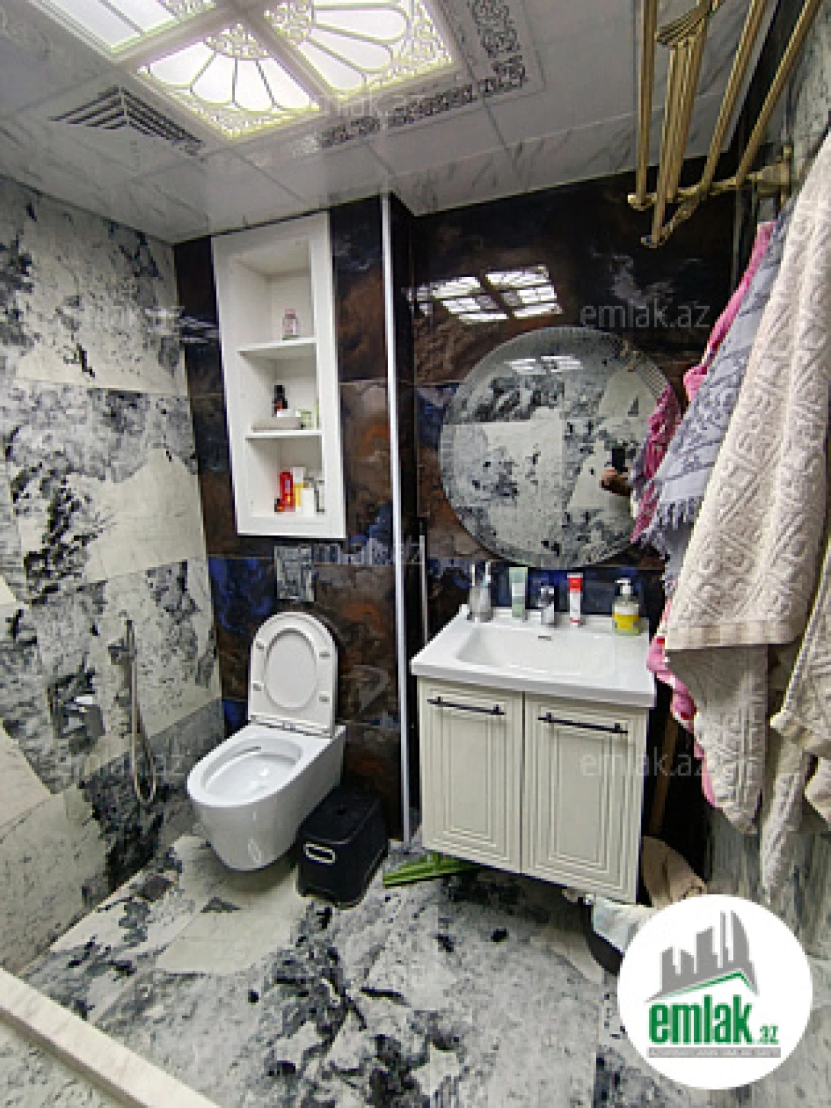 Satılır 2 otaqlı köhnə tikili 80 m²