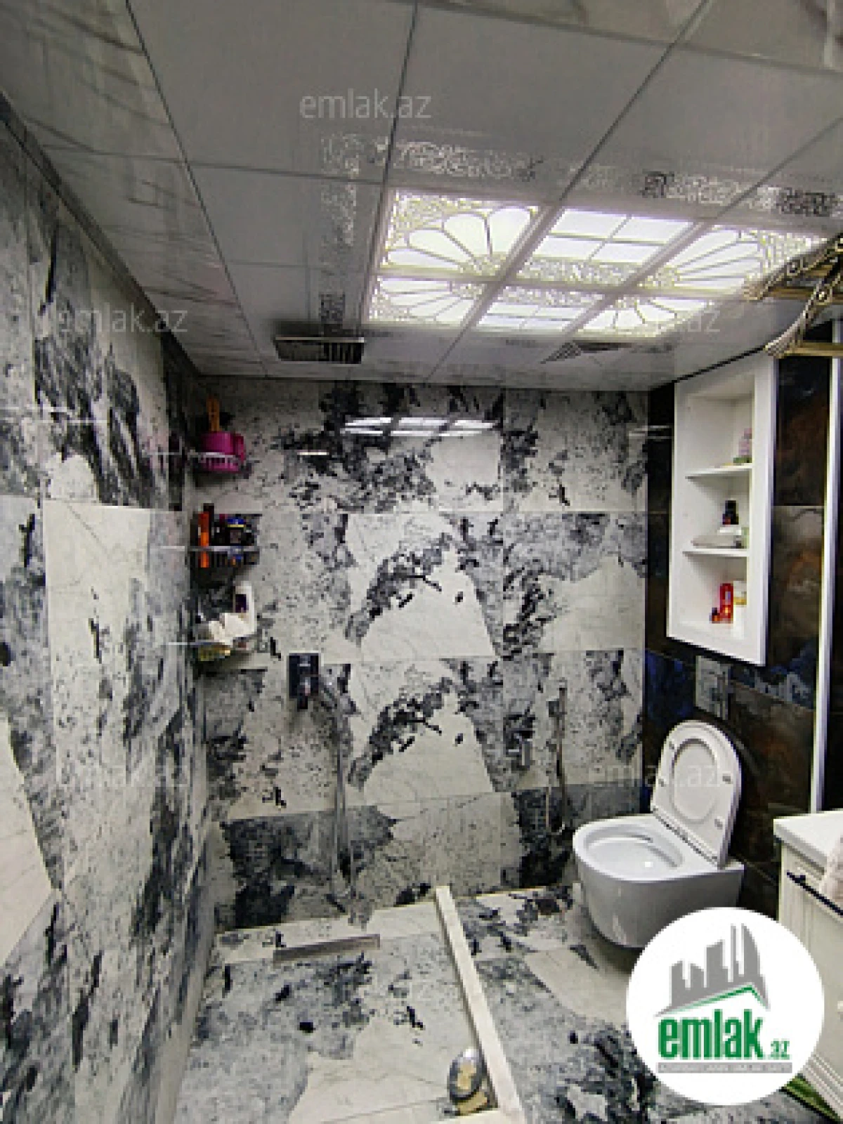 Satılır 2 otaqlı köhnə tikili 80 m²