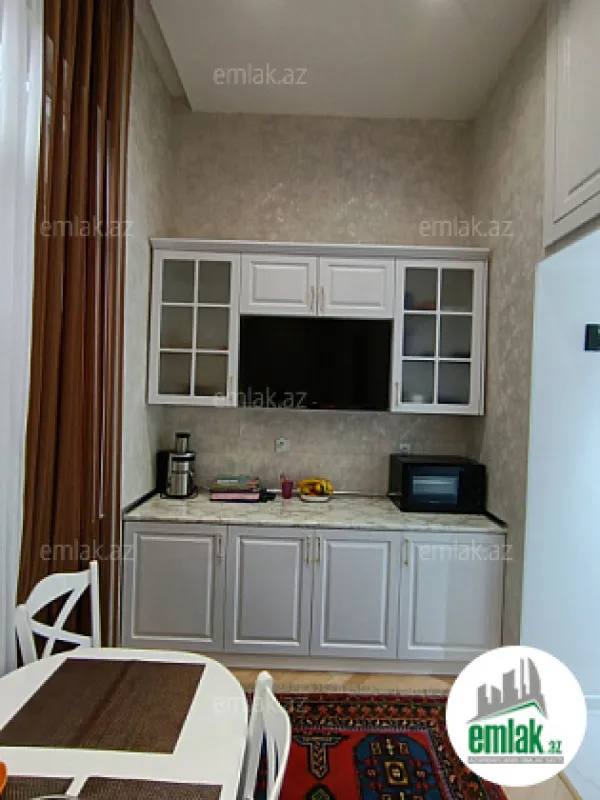 Satılır 2 otaqlı köhnə tikili 80 m²