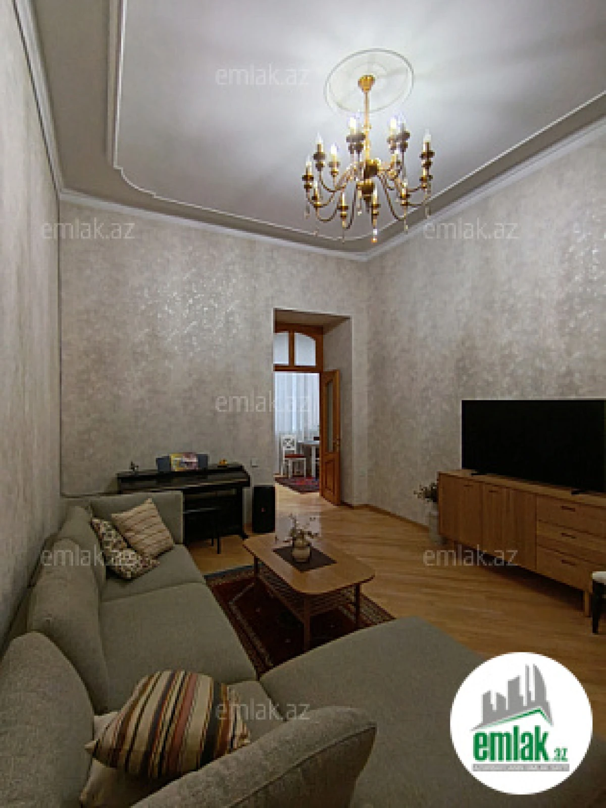 Satılır 2 otaqlı köhnə tikili 80 m²