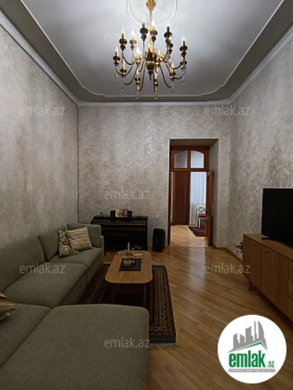 Satılır 2 otaqlı köhnə tikili 80 m²