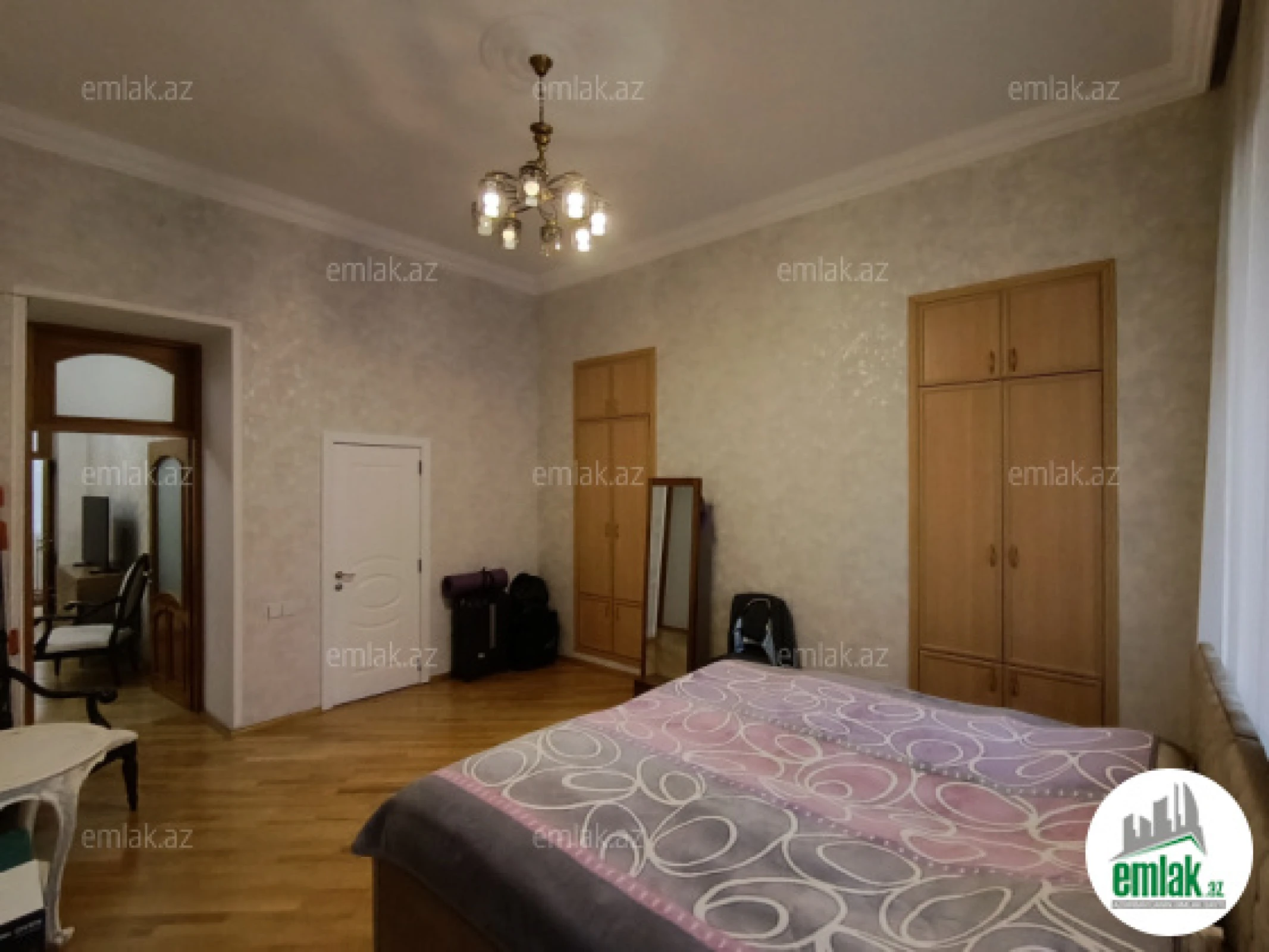 Satılır 2 otaqlı köhnə tikili 80 m²