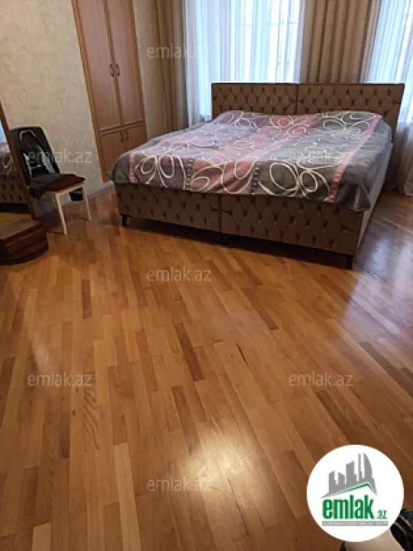 Satılır 2 otaqlı köhnə tikili 80 m²