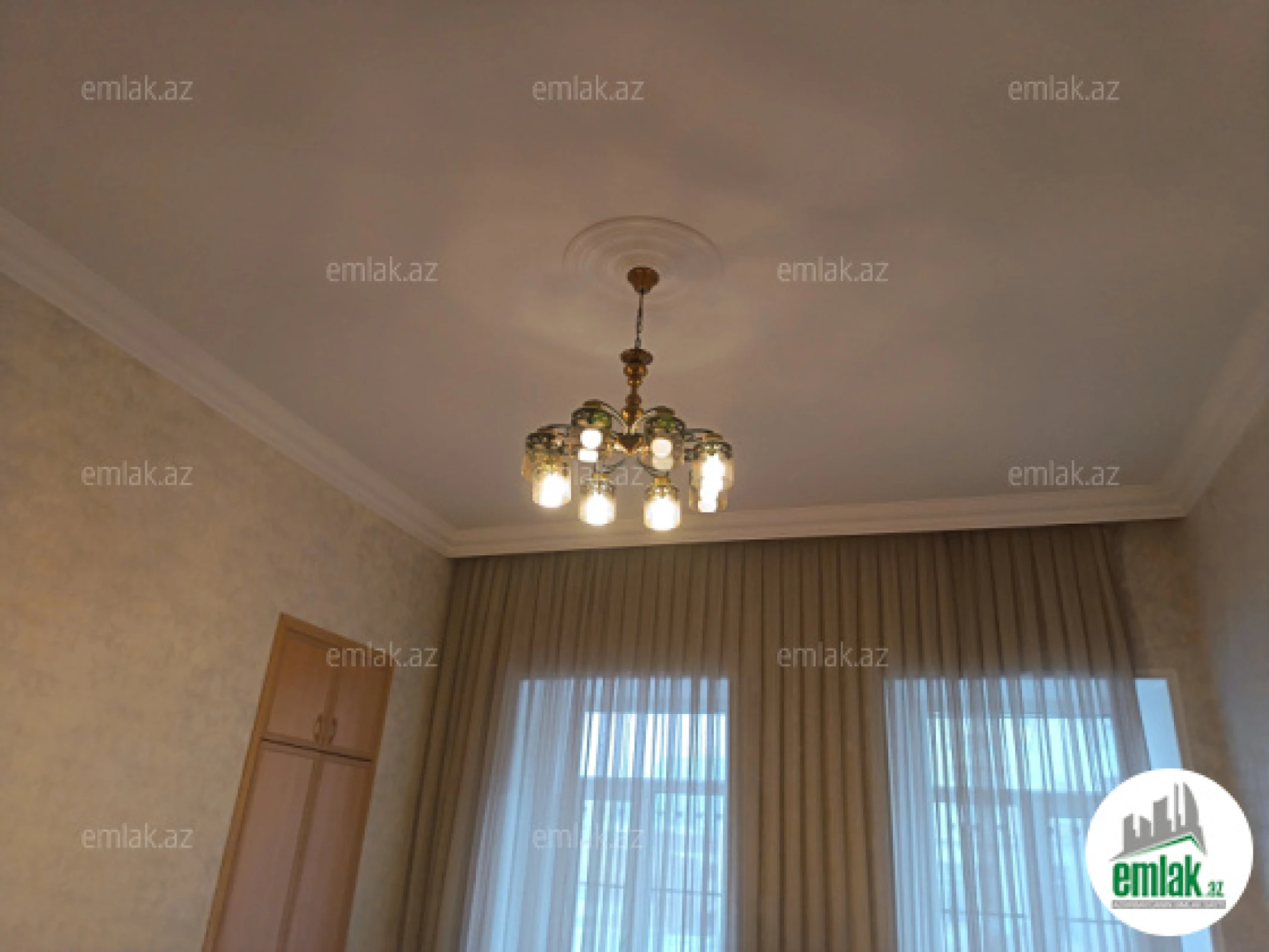 Satılır 2 otaqlı köhnə tikili 80 m²