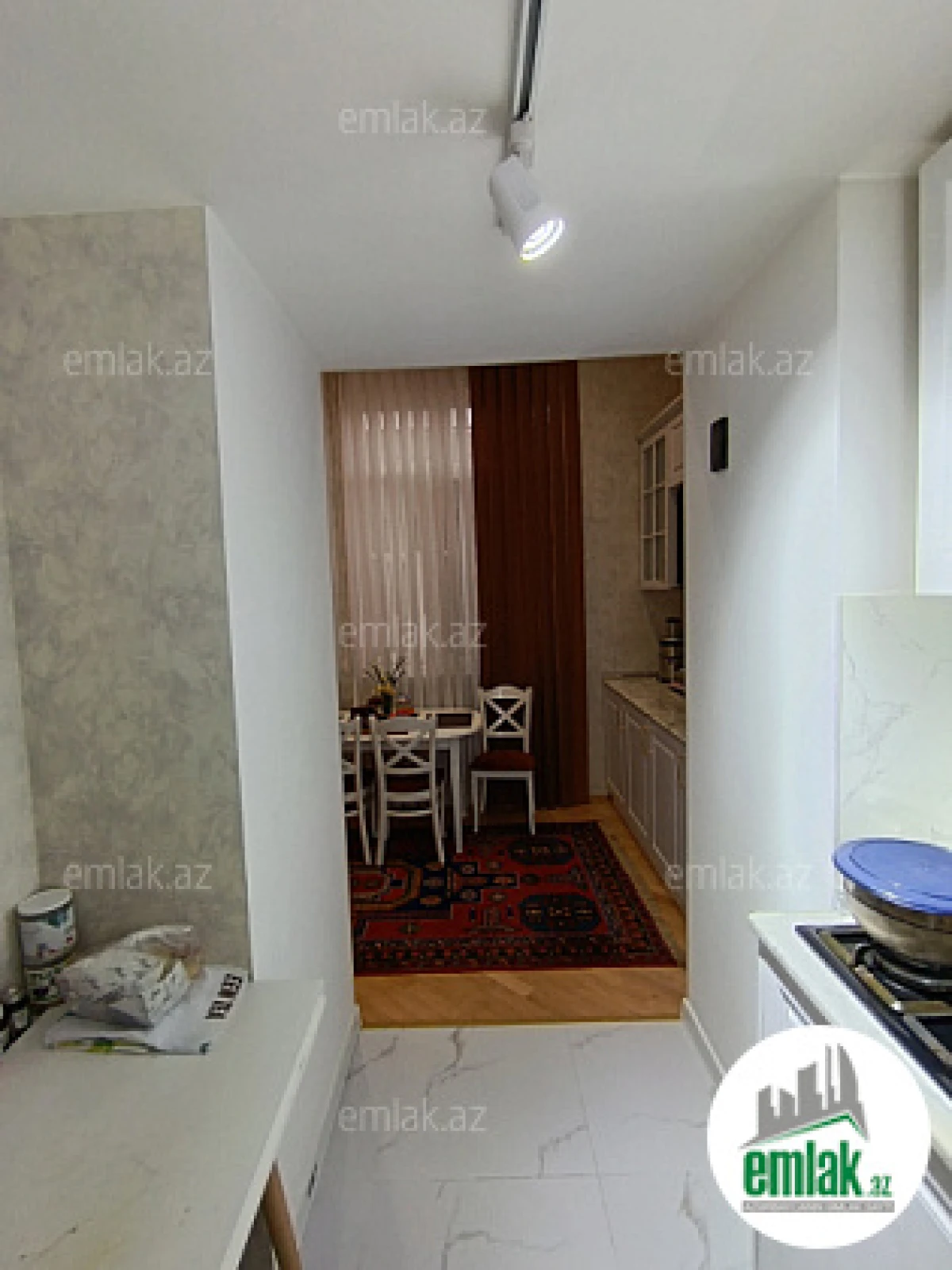Satılır 2 otaqlı köhnə tikili 80 m²