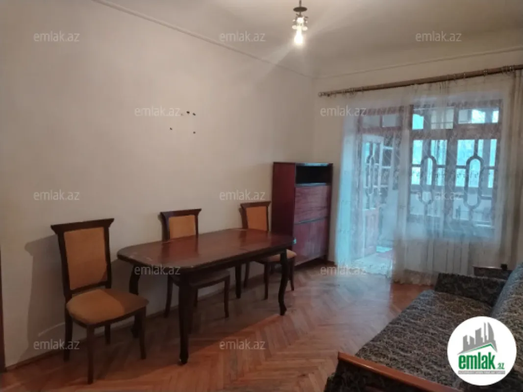 Satılır 2 otaqlı köhnə tikili 45 m²