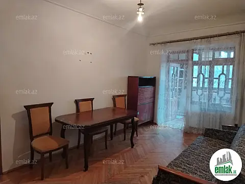 Satılır 2 otaqlı köhnə tikili 45 m²