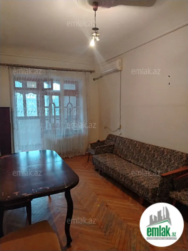 Satılır 2 otaqlı köhnə tikili 45 m²