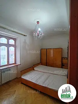 Satılır 2 otaqlı köhnə tikili 45 m²