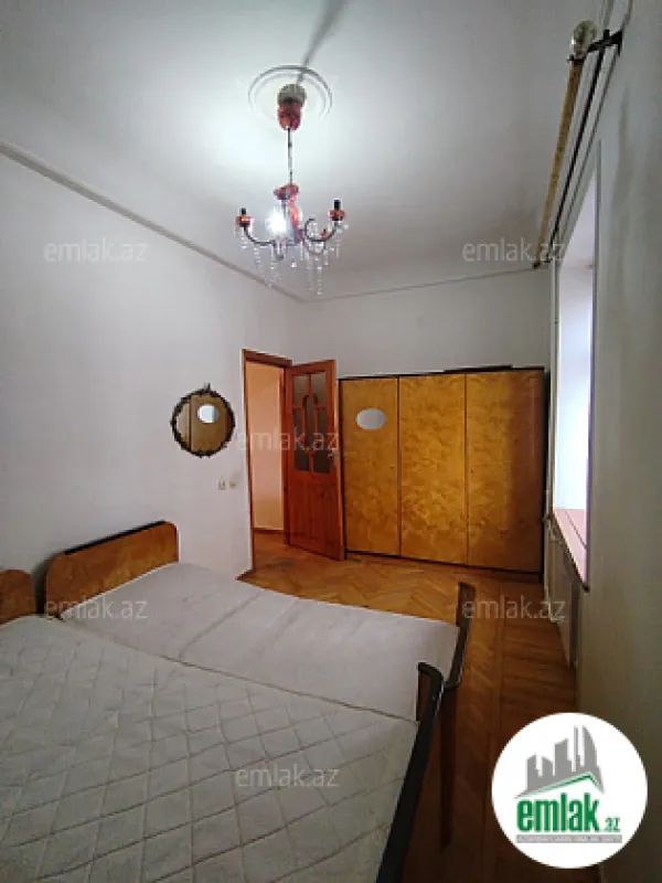 Satılır 2 otaqlı köhnə tikili 45 m²