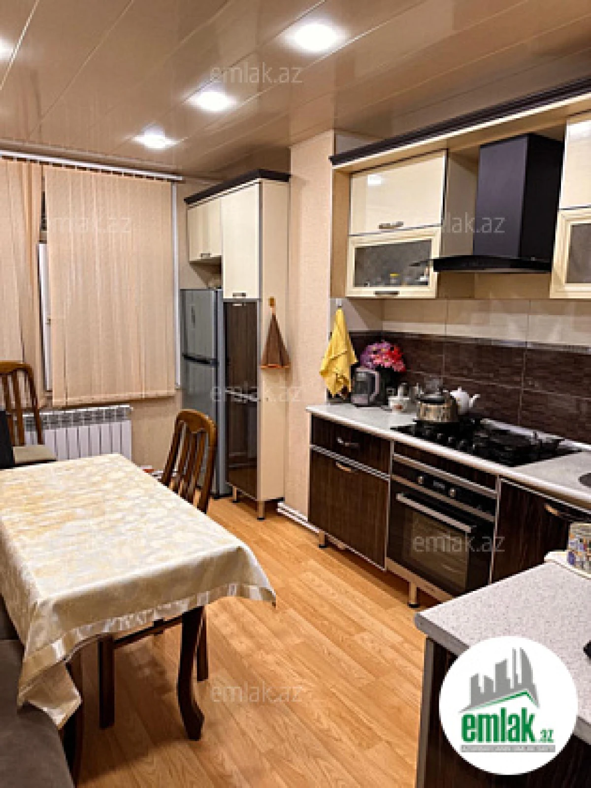 Satılır 2 otaqlı köhnə tikili 65 m²
