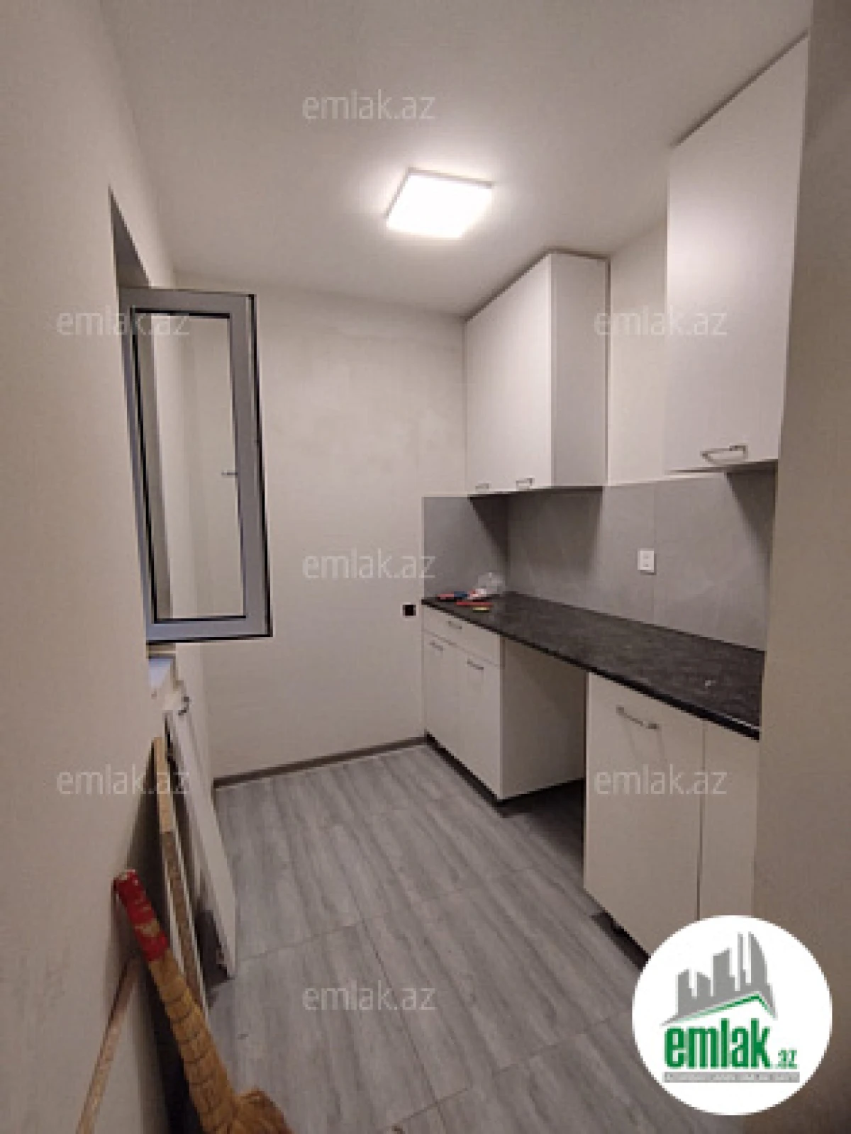 Satılır 2 otaqlı köhnə tikili 80 m²