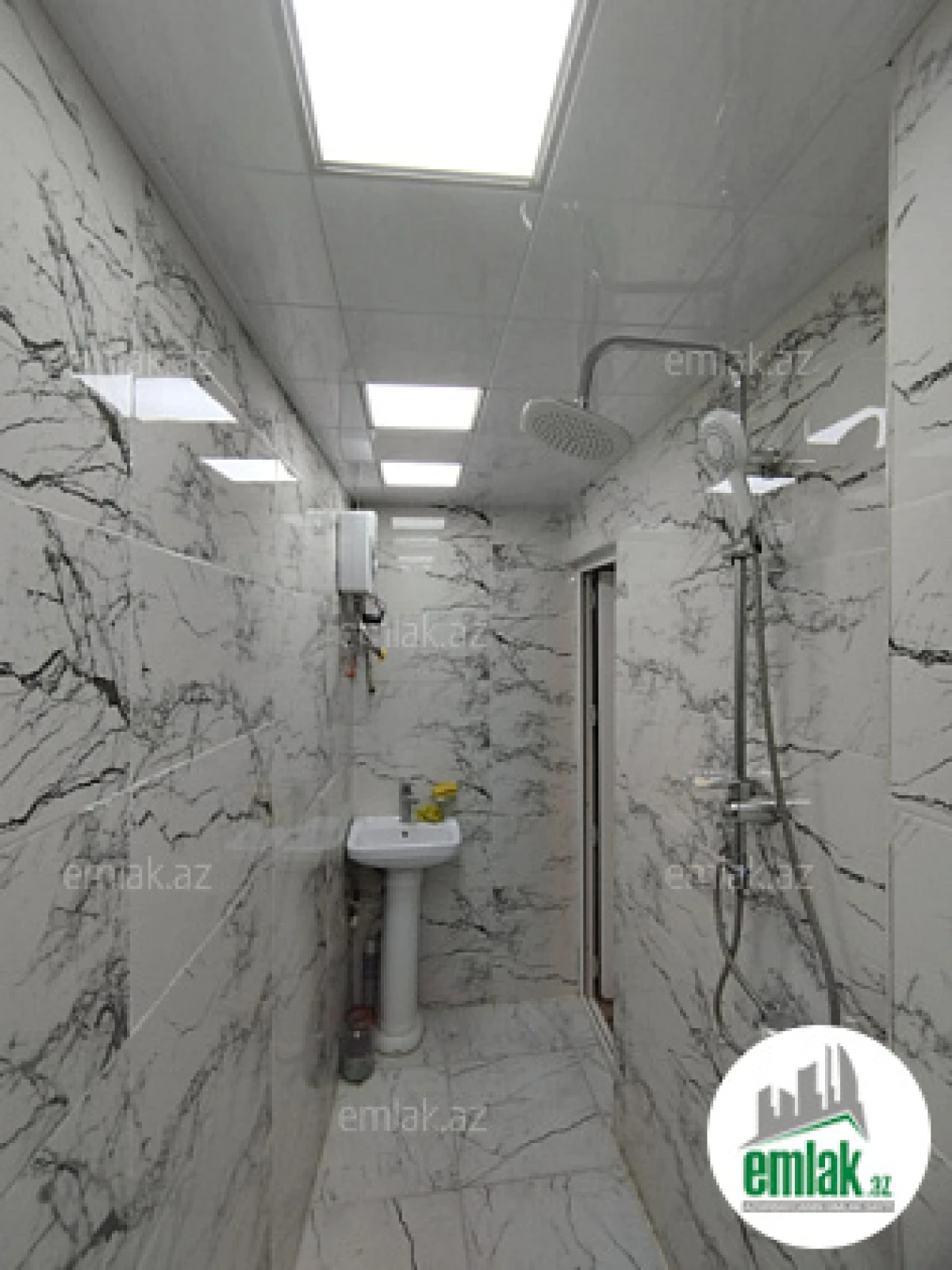 Satılır 2 otaqlı köhnə tikili 80 m²