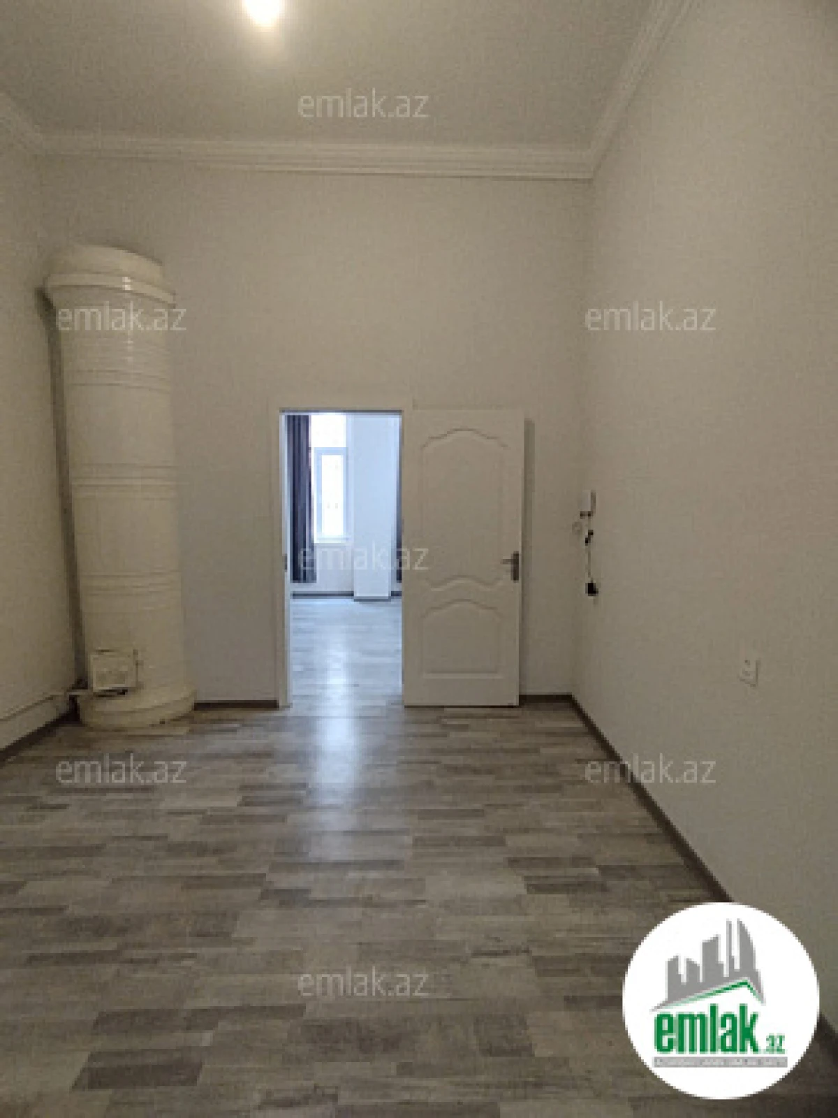 Satılır 2 otaqlı köhnə tikili 80 m²