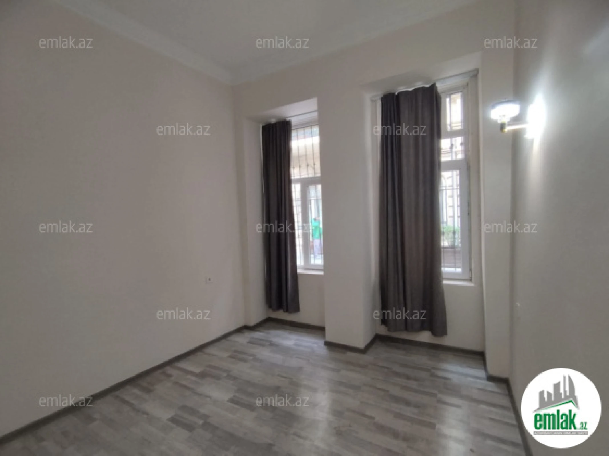 Satılır 2 otaqlı köhnə tikili 80 m²