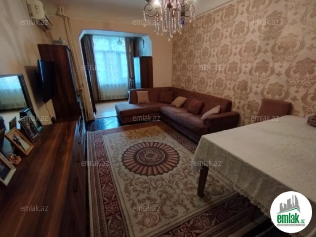 Satılır 3 otaqlı köhnə tikili 75 m²