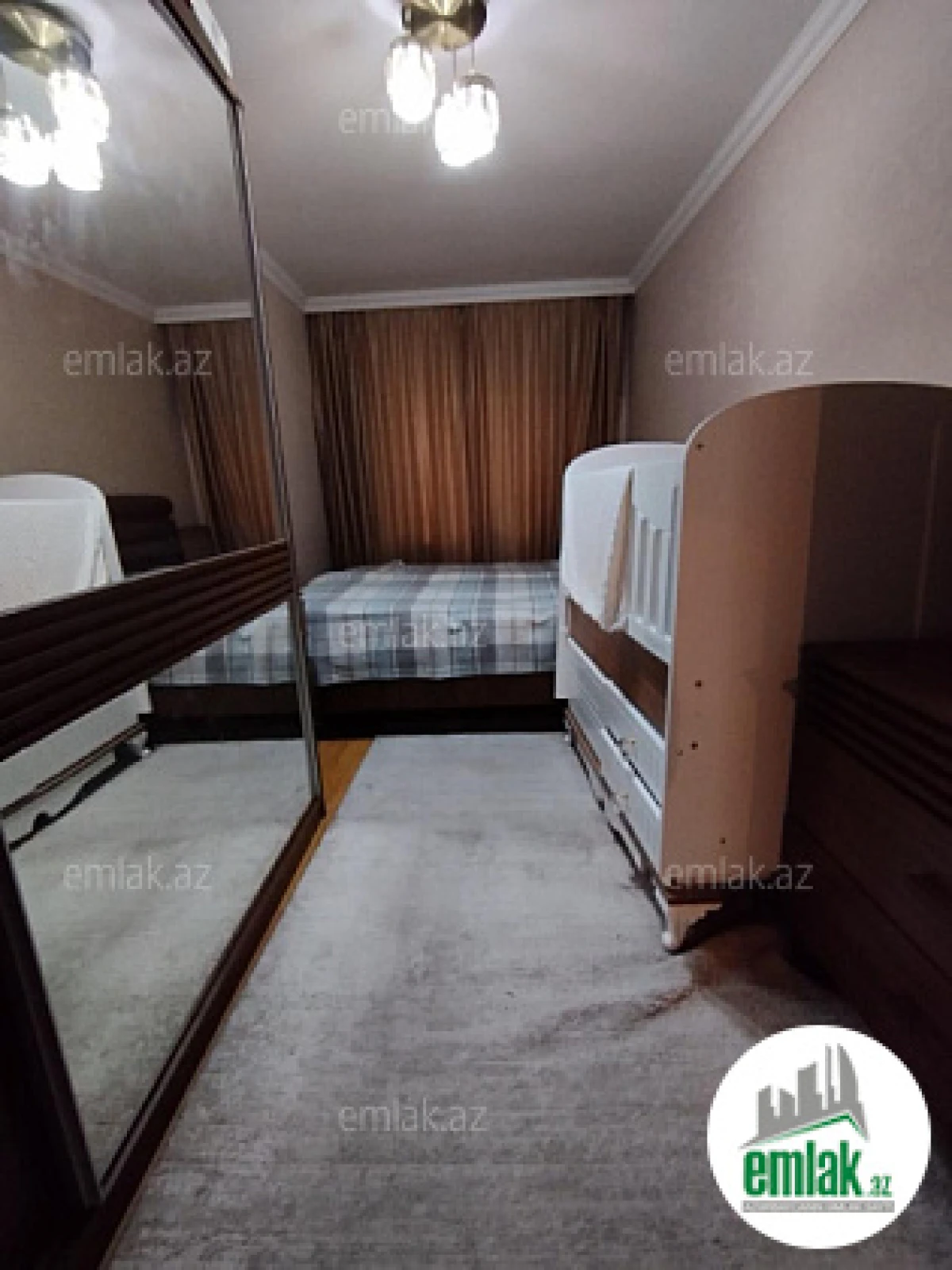 Satılır 3 otaqlı köhnə tikili 75 m²