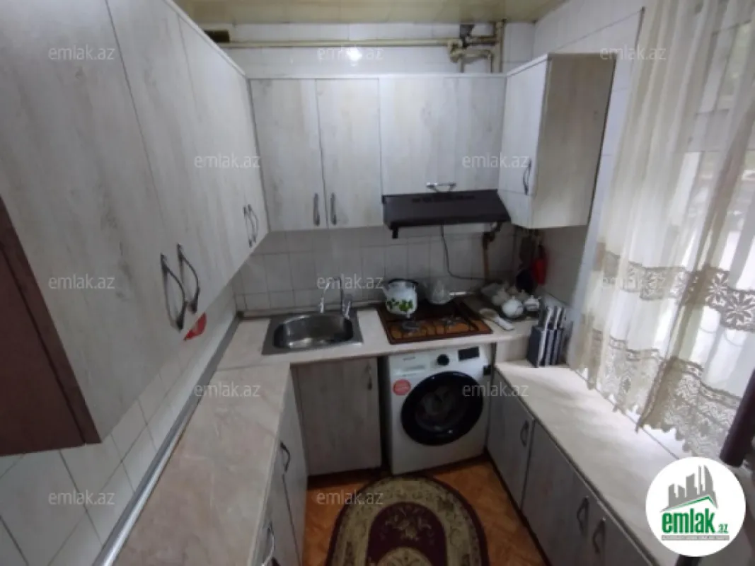 Satılır 3 otaqlı köhnə tikili 75 m²